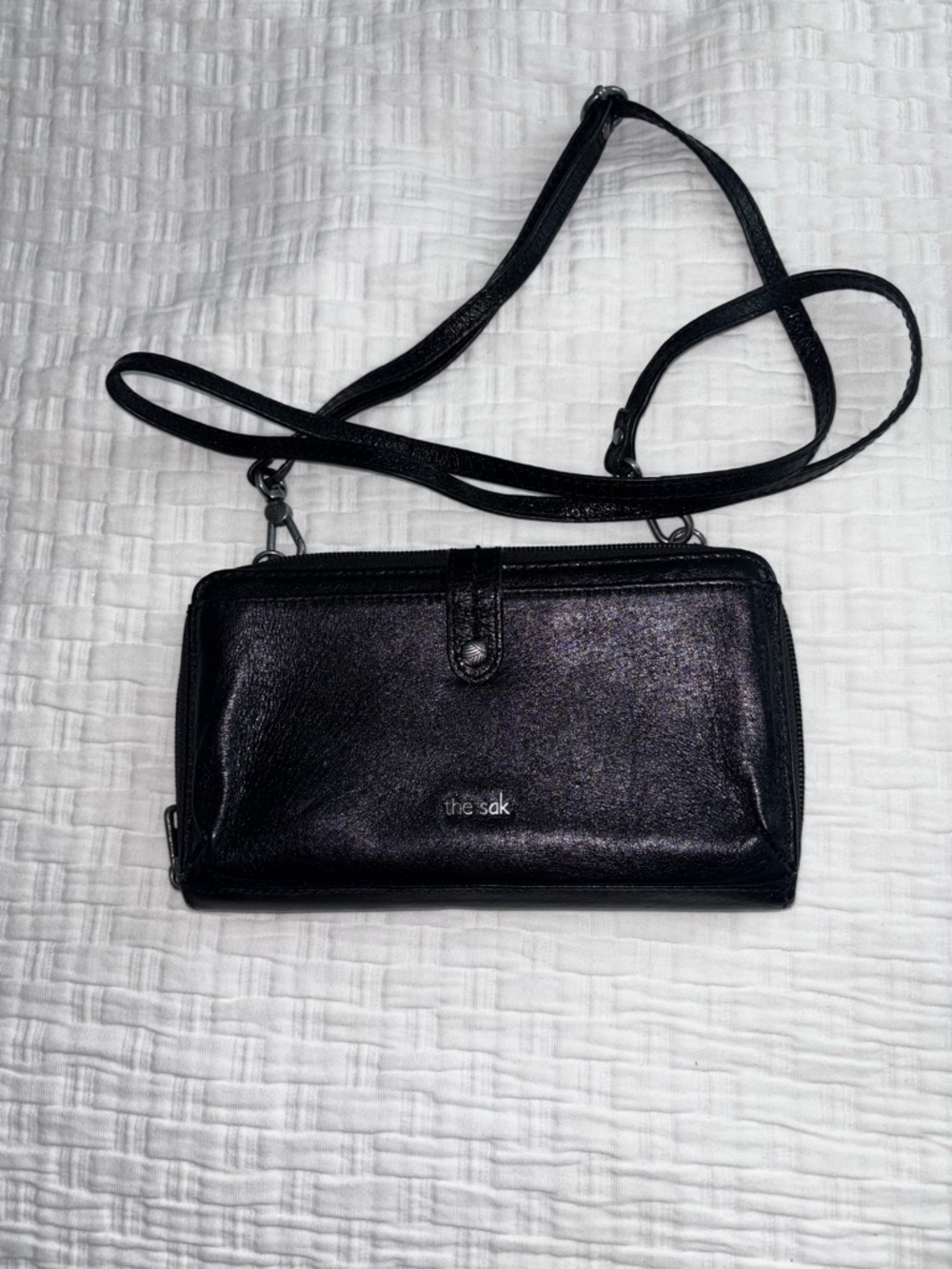 The Sak Iris 3-in-1 Leather Smartphone Crossbody Wallet - Black
